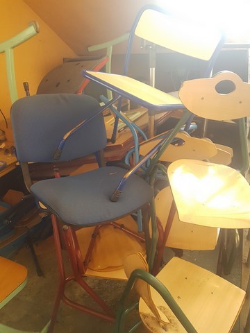 Débarras dans une école à Paris